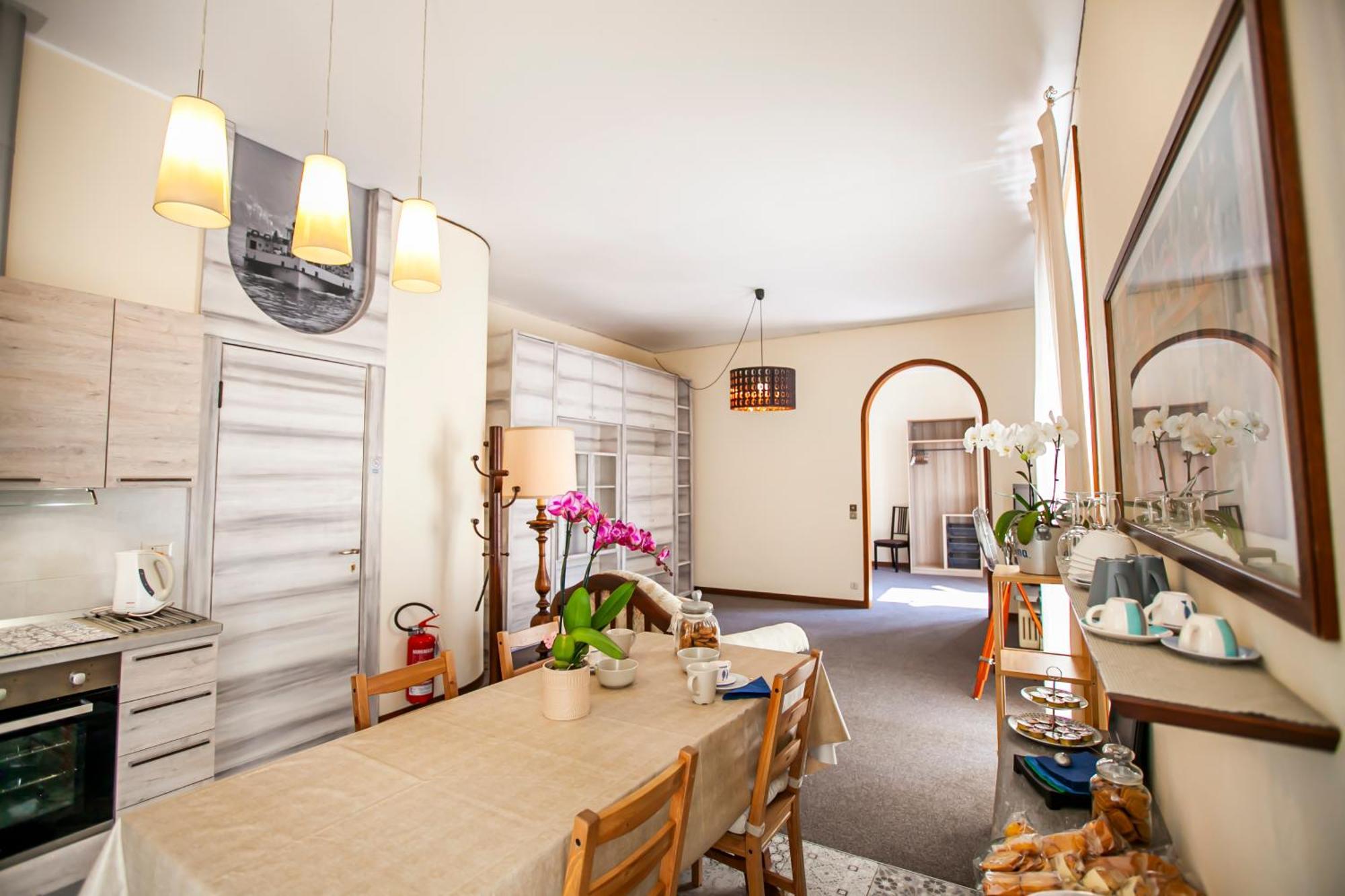 Darsena Di Riva Grande Hotel Молтрасио Екстериор снимка